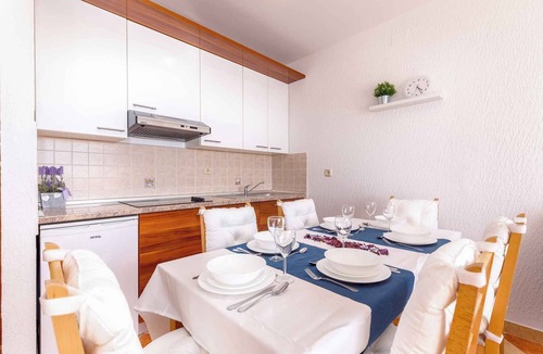 Crikvenica Apartment | Holiday apartment with sea view and air conditioning