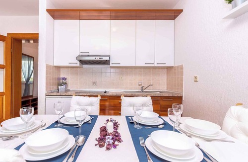 Crikvenica Apartment | Holiday apartment with sea view and air conditioning