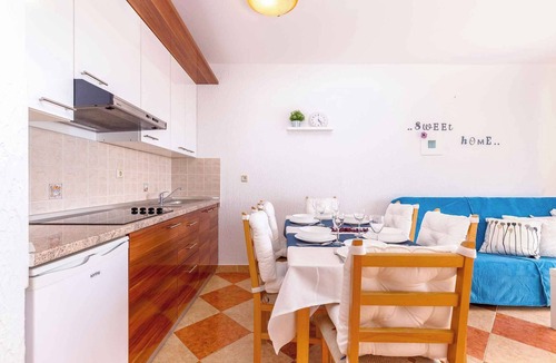 Crikvenica Apartment | Holiday apartment with air conditioning and pool