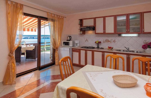 Jadranovo Apartment | Holiday apartment with terrace