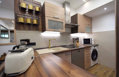 Milcetici Apartment | Holiday apartment with balcony