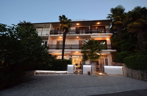 Milcetici Apartment | Holiday apartment with balcony