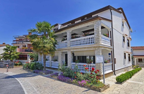 Funtana Apartment | Holiday apartment with 2 balconies