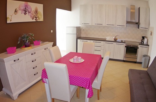Rakalj Apartment | Holiday apartment with 2 bedrooms, ground floor, "pool side"