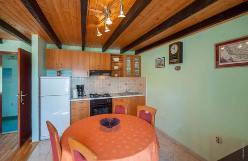 Bozava Apartment | Holiday apartment with air conditioning