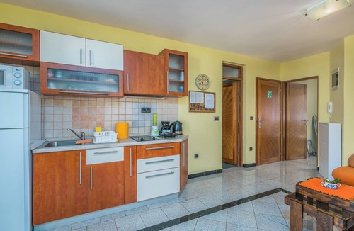 Klimno Apartment | Holiday apartment with air conditioning and balcony