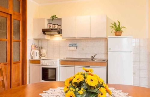 Pavicini Apartment | Holiday apartment with a beautiful covered balcony