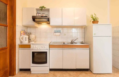 Pavicini Apartment | Holiday apartment with a beautiful covered balcony
