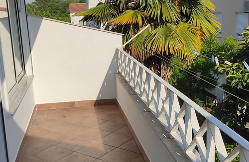 Brulo Apartment | Holiday apartment with a balcony
