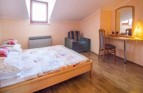 Vrbnik Apartment | Holiday apartment with air conditioning 150 m from the Adriatic Sea