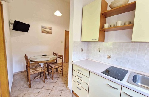 Baska Apartment | Holiday apartment with air conditioning