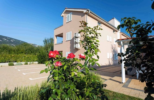 Jurandvor Apartment | Holiday apartment with air conditioning and Wi-Fi