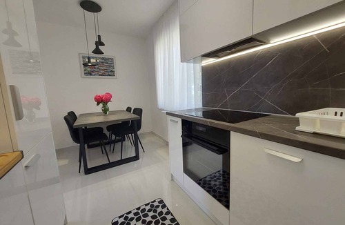 Malinska Apartment | Holiday apartment with air conditioning and balcony