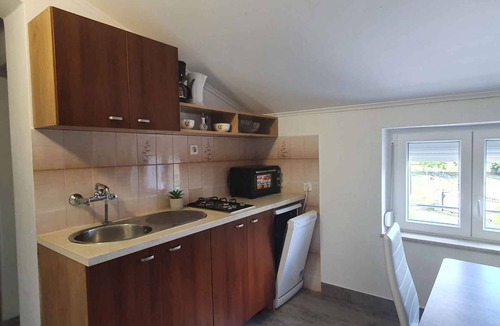 Jasenovica Apartment | Holiday apartment with air conditioning and pool access