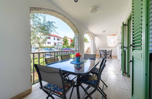 Brulo Apartment | Holiday apartment with air conditioning and terrace