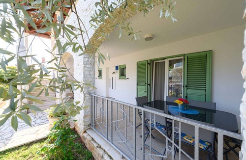 Brulo Apartment | Holiday apartment with air conditioning and terrace