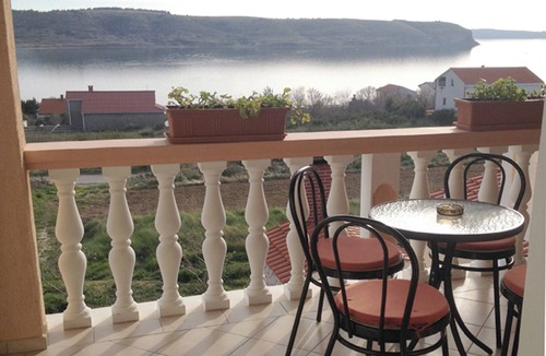 Rtina Apartment | Holiday apartment with air conditioning and sea view