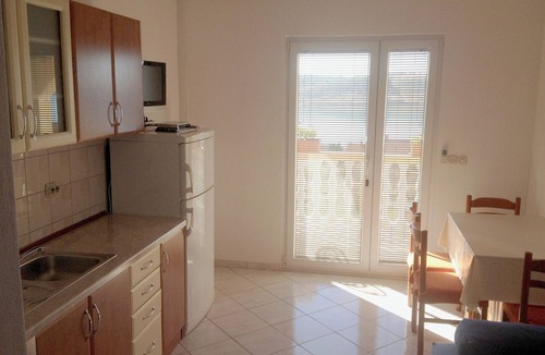Rtina Apartment | Holiday apartment with air conditioning and balcony
