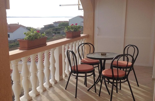 Rtina Apartment | Holiday apartment with air conditioning and balcony