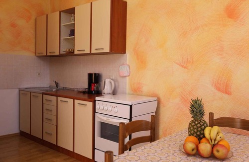 Polje Apartment | Holiday apartment with air conditioning and sea view