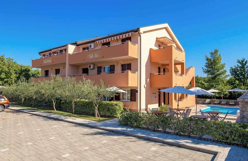 Silo Apartment | Holiday apartment with air conditioning and pool