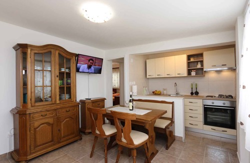 Polje Apartment | Holiday apartment with air conditioning
