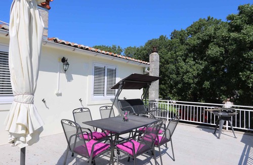 Polje Apartment | Holiday apartment with air conditioning