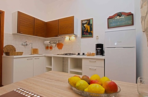 Gregovica Apartment | Holiday apartment with air conditioning