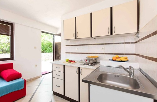 Vrbnik Apartment | Holiday apartment with beautiful terrace