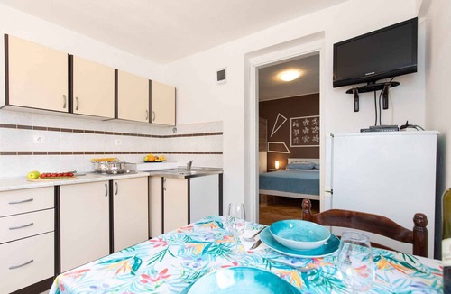 Vrbnik Apartment | Holiday apartment with beautiful terrace