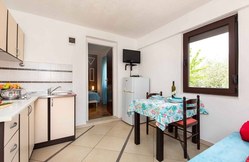 Vrbnik Apartment | Holiday apartment with beautiful terrace