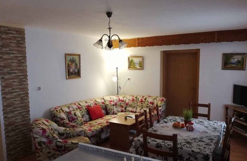 Trsce Apartment | Holiday apartment with barbecue and terrace