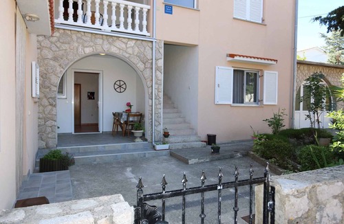 Silo Apartment | Holiday apartment with balcony and air conditioning