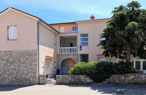 Silo Apartment | Holiday apartment with balcony and air conditioning