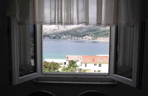 Pag Apartment | Holiday apartment with balcony and sea view