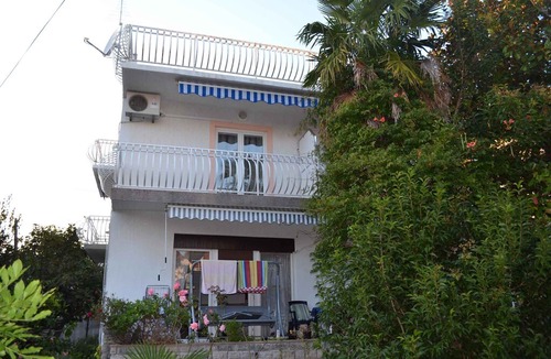 Vodice Apartment | Holiday apartment with balcony and air conditioning