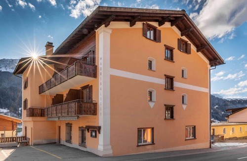 Klosters Dorf Condo | Holiday apartment with heating