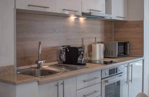 Kaldanija Apartment | Holiday apartment with communal pool and air conditioning