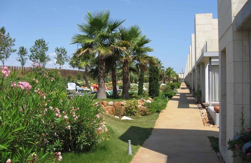 L'Escala Apartment | Holiday apartment with beautiful garden and various pools