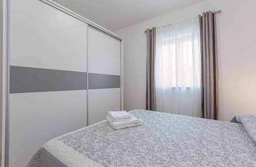 Susnjici Apartment | Holiday apartment with balcony