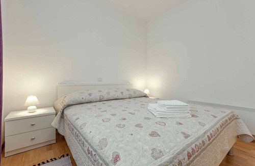 Susnjici Apartment | Holiday apartment with balcony