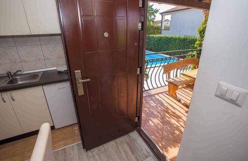 Cancini Apartment | Holiday apartment with use of pool