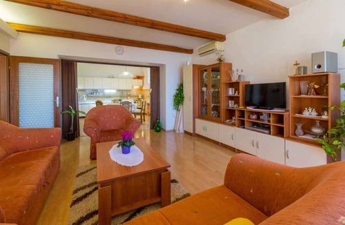 Dramalj Apartment | Holiday apartment with air conditioning and terrace