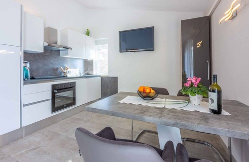 Dramalj Apartment | Holiday apartment with balcony and air conditioning