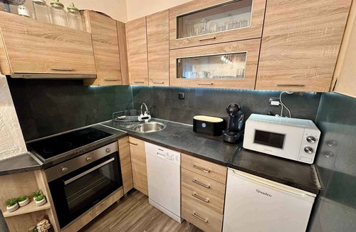 Klanfari Apartment | Holiday apartment with jacuzzi and sea view