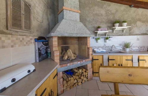 Hreljin Apartment | Holiday apartment with swimming pool and barbecue