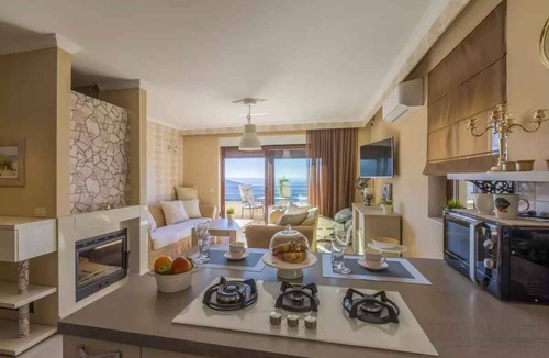 Hreljin Apartment | Holiday apartment with swimming pool and barbecue
