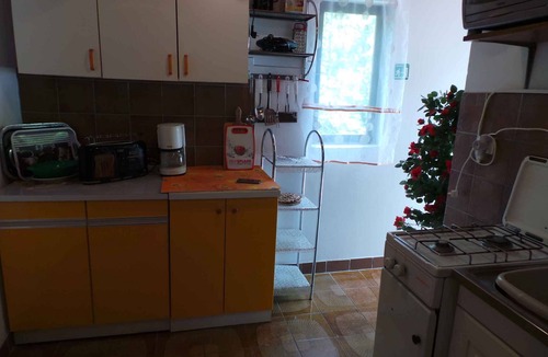 Jablanac Apartment | Holiday apartment with satellite TV 200 m from the pebble beach