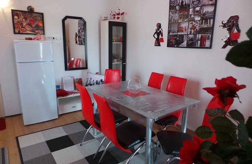 Jablanac Apartment | Holiday apartment with satellite TV 200 m from the pebble beach