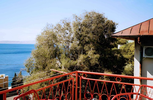 Karlobag Apartment | Holiday apartment with sea view 50 metres from the beach